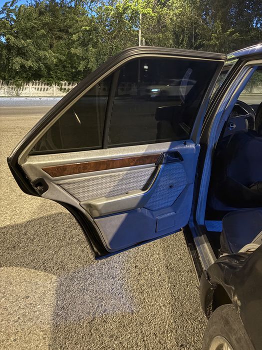 Продам w124 e260