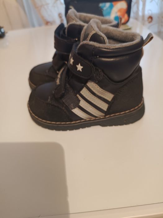 Продам сапоги демисезонные на мальчика .