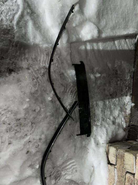 Передний бампер на Е39 оригинал