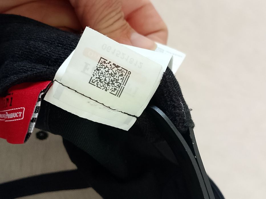 Șepci originale Ferrari ca noi