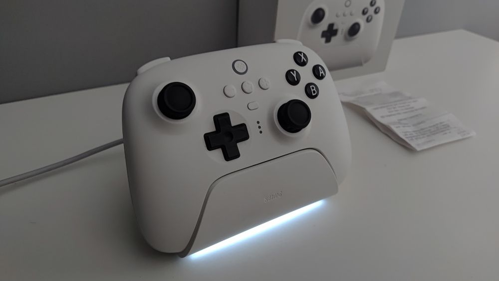 Беспроводной геймпад 8BitDo Ultimate Bluetooth.