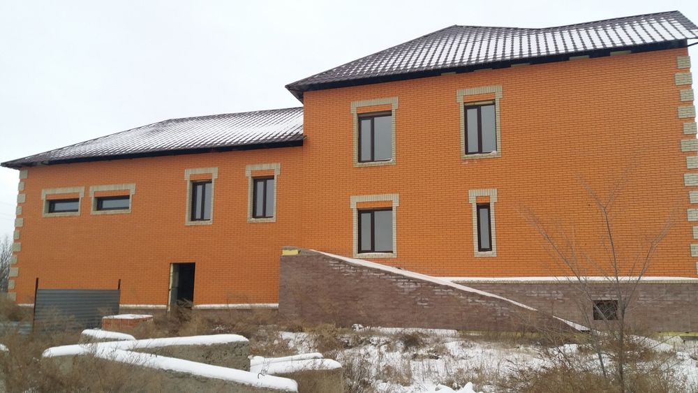 Продам дом коттедж 590кв.м.