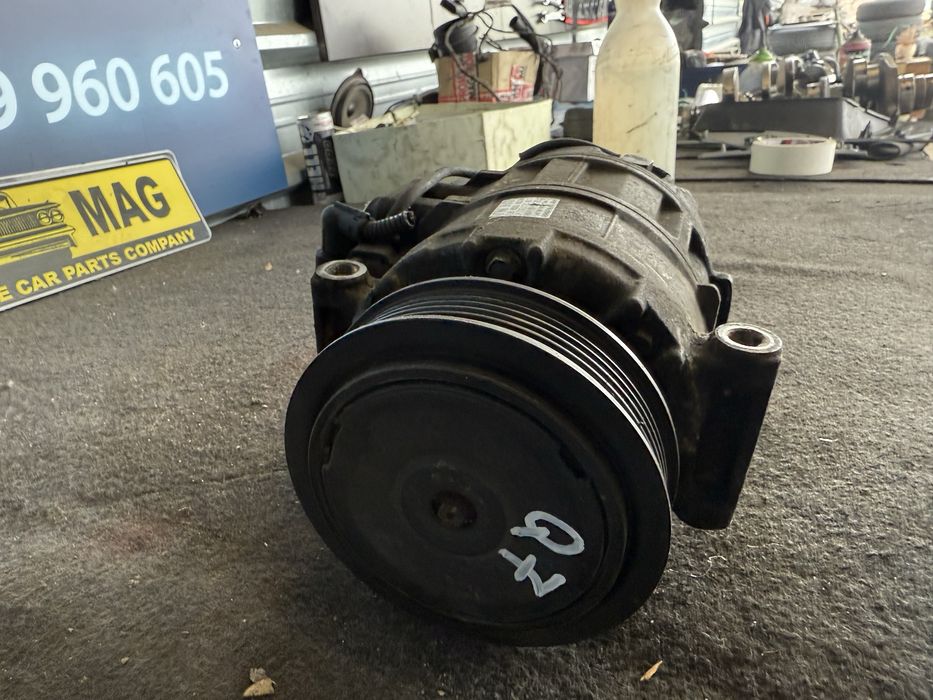 Компресор на климатика Audi Q7 4L оригинален 7L6820803 M