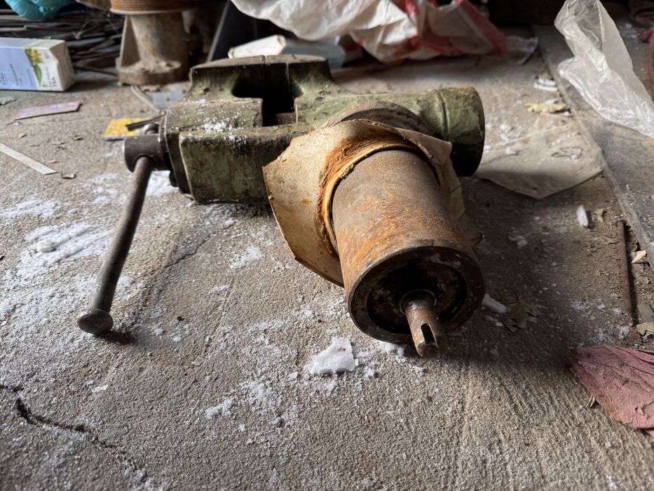 Тиски рабочий в хорошем состоянии