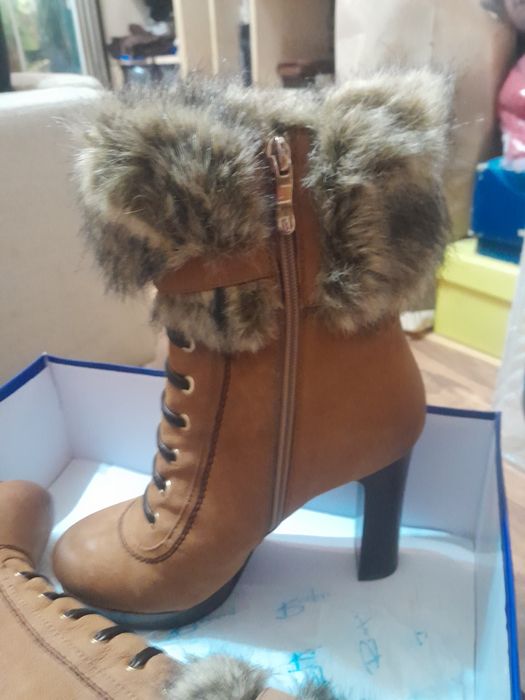 Продам обувь брали за 100$ каждые.