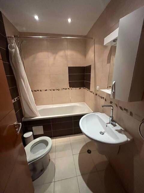 Дава се под наем Двустаен апартамент в Бургас, Сарафово - 72 кв.м за 548.25 € - Снимка #3