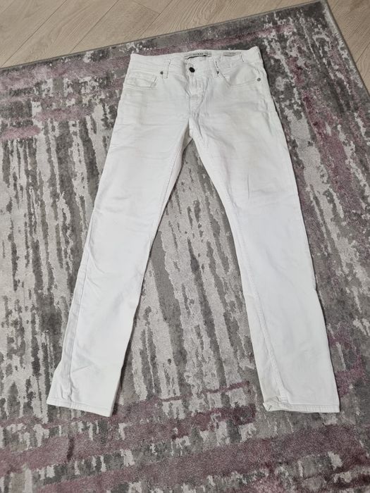 Blugi de vânzare 100 lei,de firma Karls ,Guess