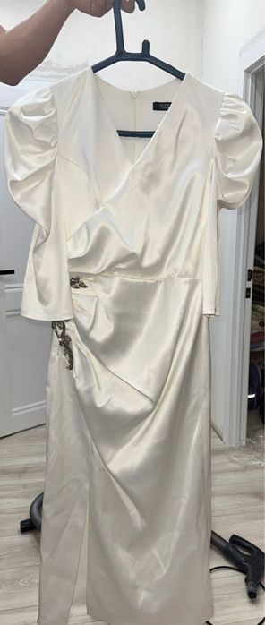 Платье вечерние.