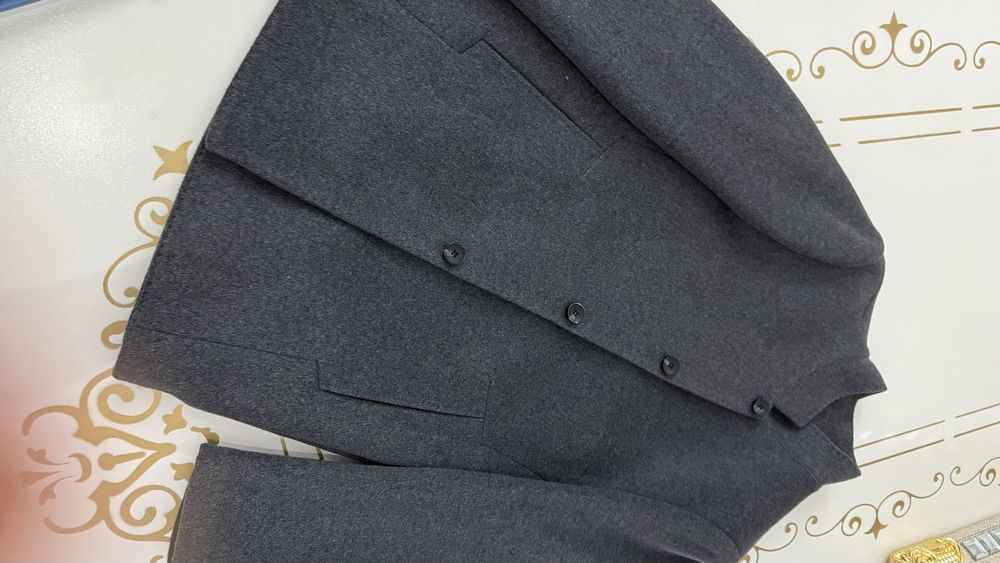 Продаю шерстяное пальто