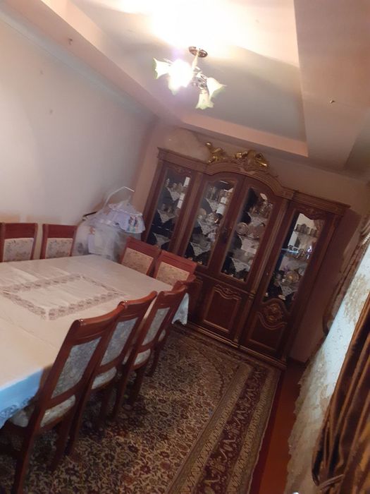 Hovli sotiladi oltin tepada