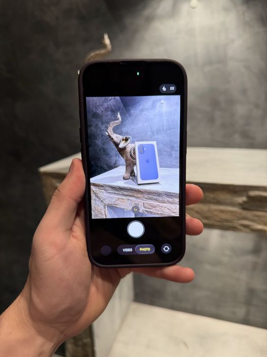 КАТО ЧИСТО НОВ Iphone 16, 100% батерия Ultramarine