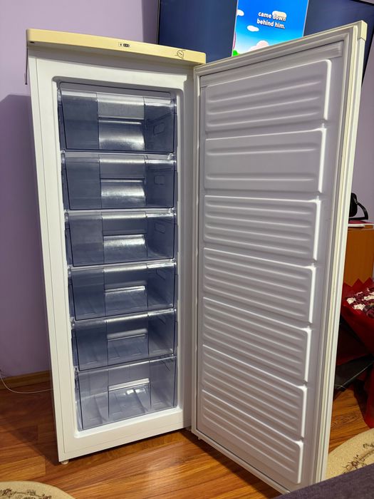 Congelator Whirlpool în stare foarte bună