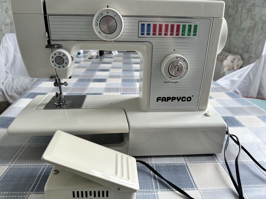 Продается швейная машинка