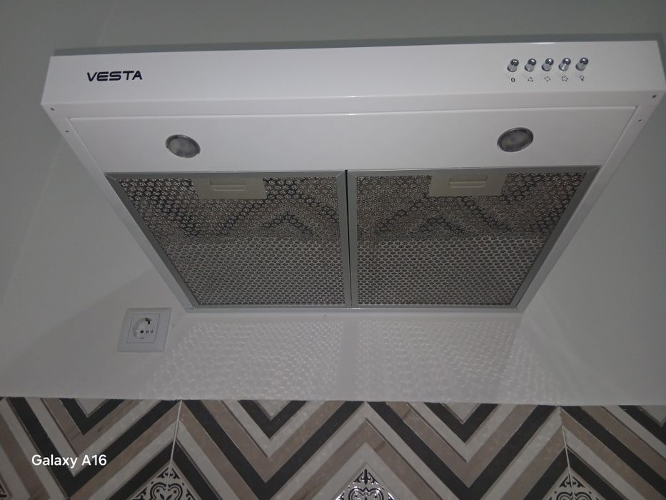 Вытяжка vesta и Электро Плита ferre