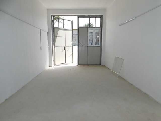 Продава се Гараж / Паркомясто в Търговище, Център - 30 кв.м за 850 €/кв.м - Снимка #1