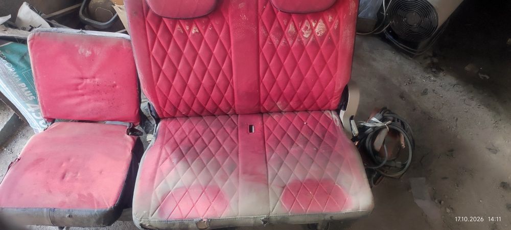 Продам сиденье с откидной сидушкой