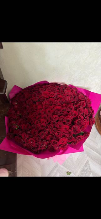 333 штук роза гүлдері