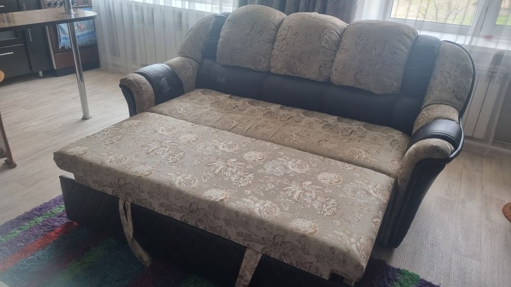 Диван раздвижной и кресла