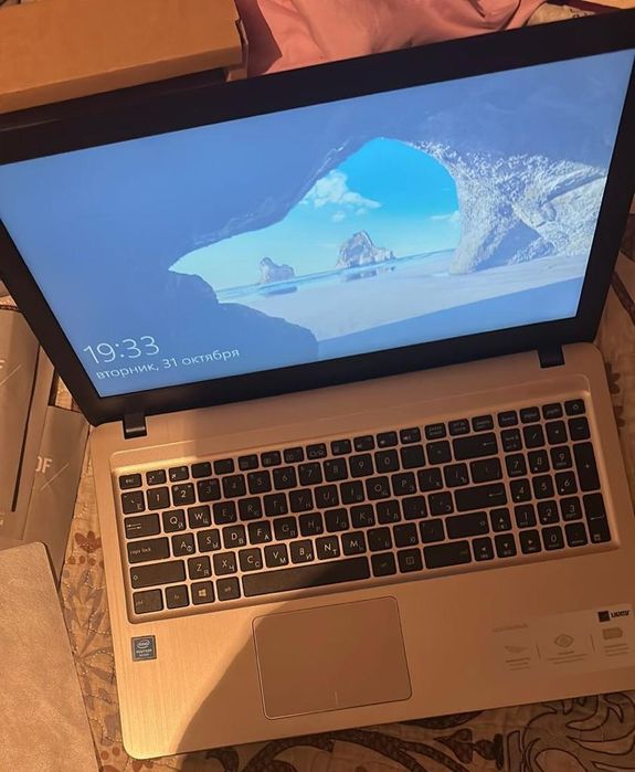 Ноутбук asus,состояние хорошее