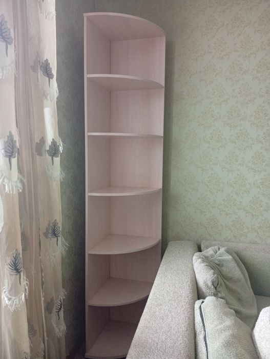 СРОЧНО! Продам шкафы и тумбочку