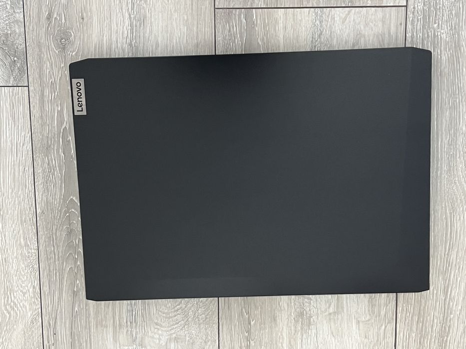 Laptop Lenovo ryzen 7 si RTX 3050