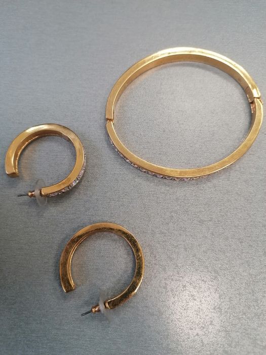 Обеци от неръждаема стомана