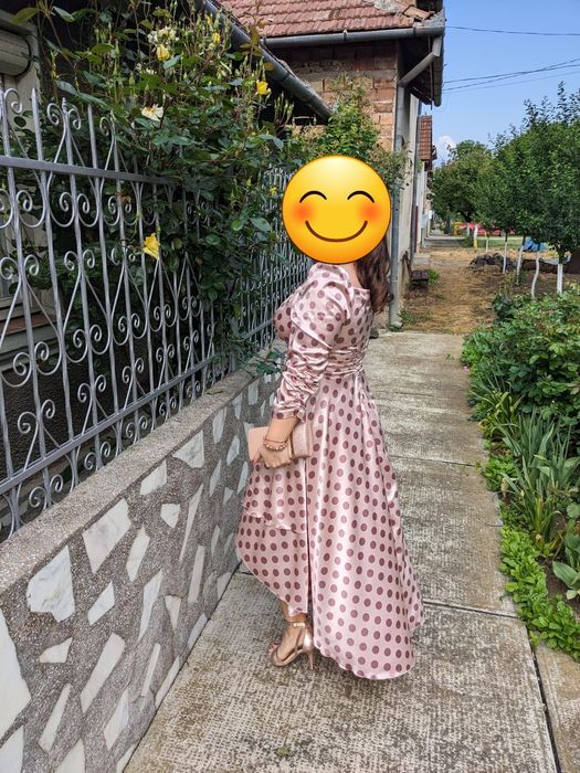 Rochie eleganta vaporoasa