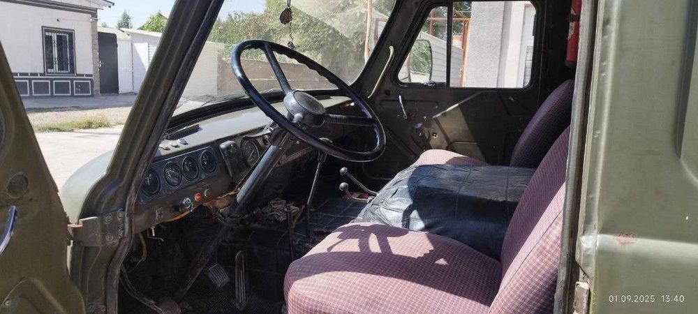 UAZ furgon sotiladi