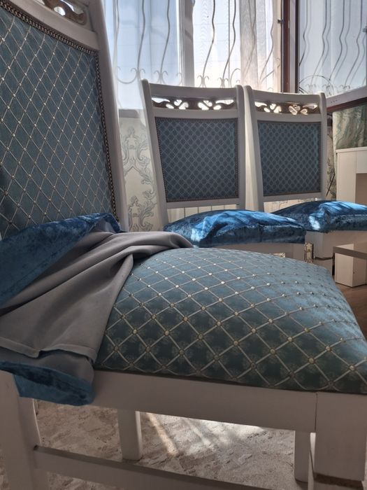 Продам стол трансформер со стульями (12- шт)