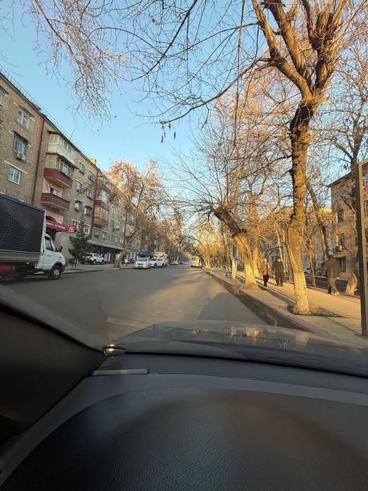 Продажа квартира Яшнабад Дубовый первый этаж кирпичный для Бизнеса