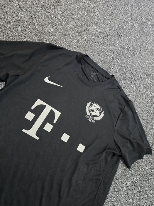 Nike тениска L размер