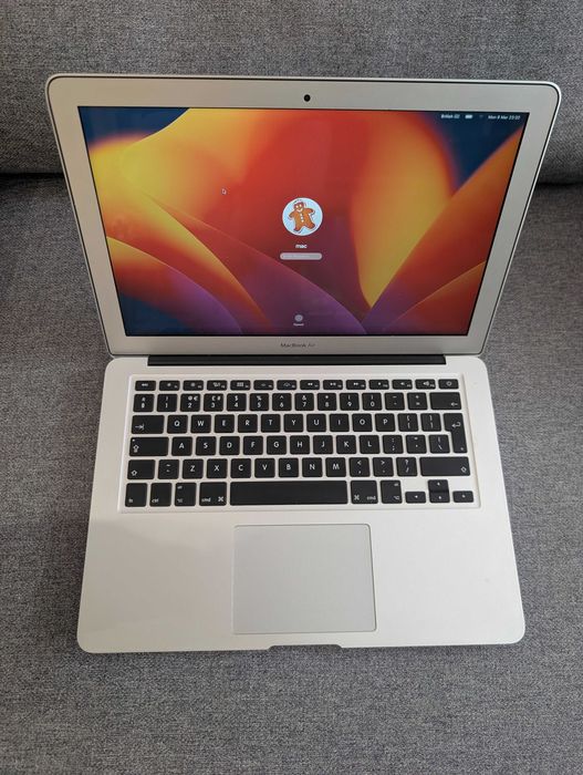 MacBook 13'' Air 2015, i5, 8GB RAM, 128 GB SSD
