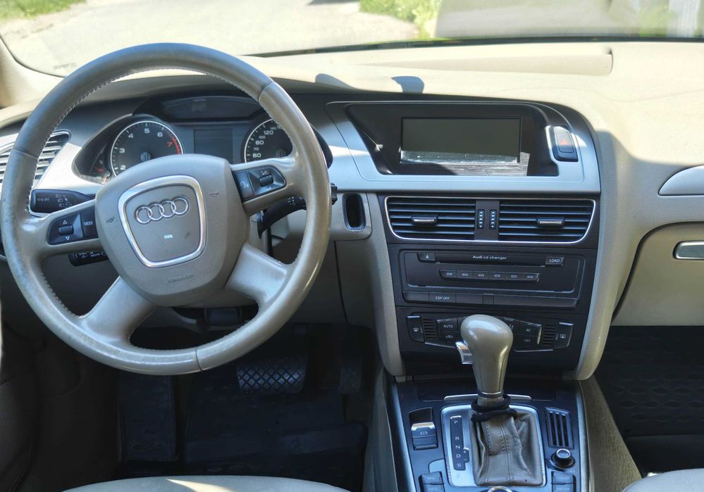 Vand Audi A4,B8, negru, an de fabricatie 2009