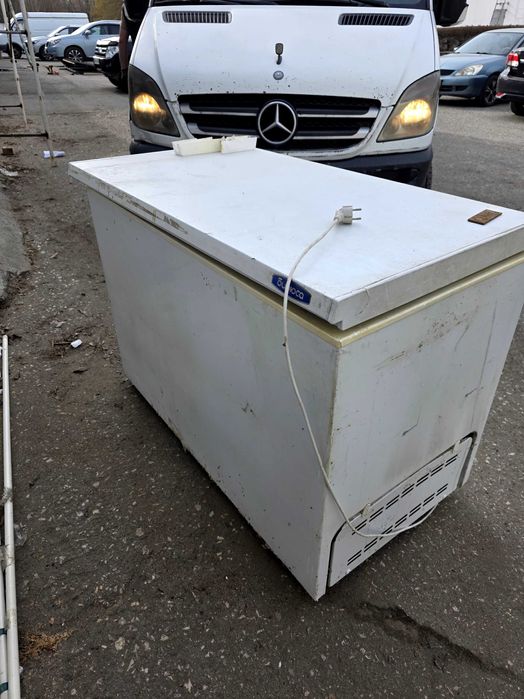 Продам морозильную камеру