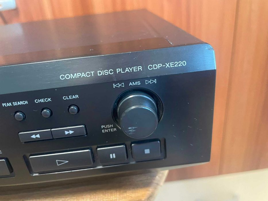Sony CDP-220 Compact Disc Player