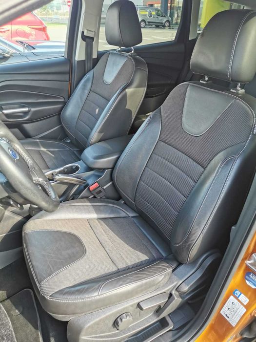 Unic proprietar Ford Kuga TITANIUM automat 2016 2.0 tdci 4x4 180 cp