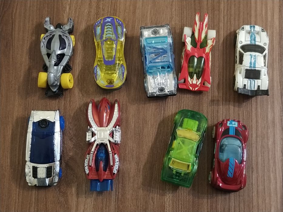 Продавам музикална китара играчка,различни видове колички