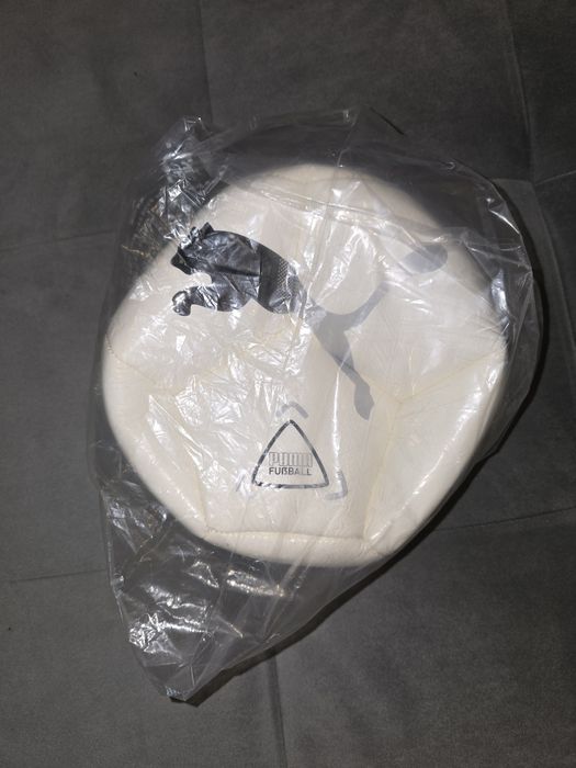 Футболна топка на Puma