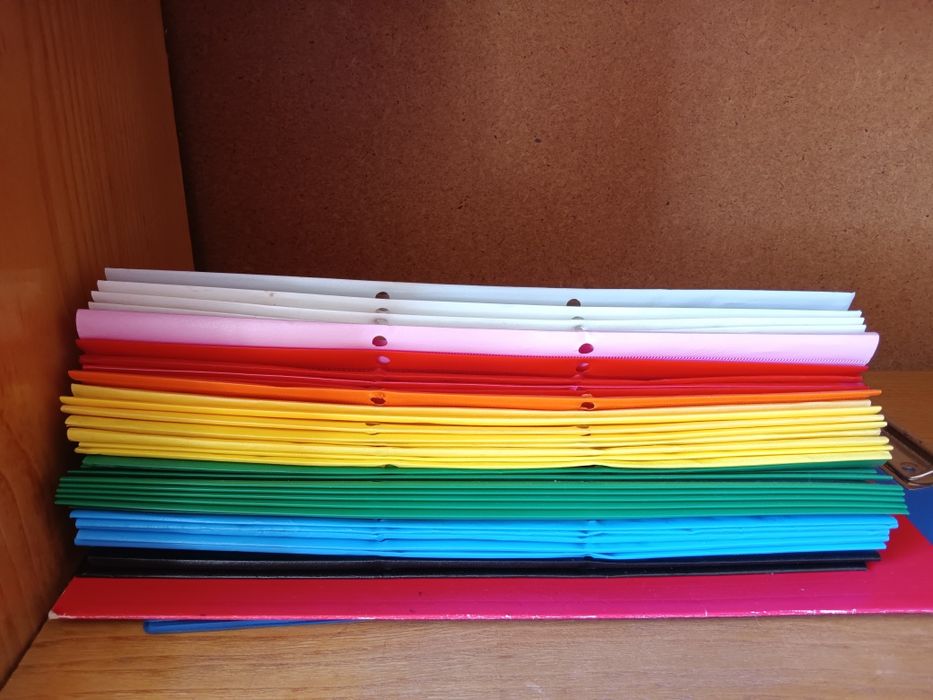 ПАПКИ - класьори, с твърди и меки корици.