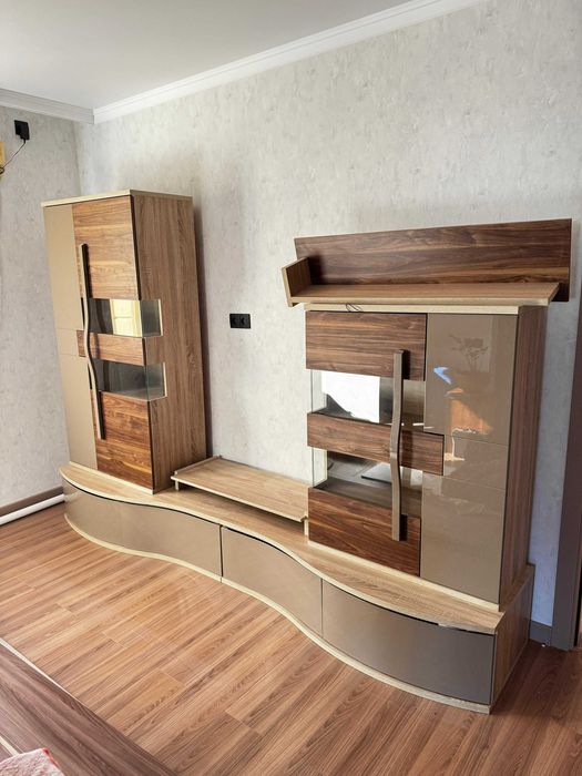 гарнитур под телевизор