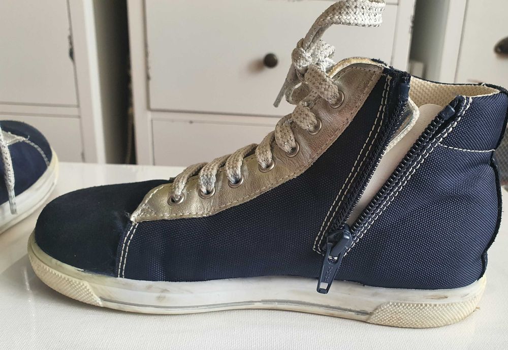 Tenisi inalti fete firma Stups marimea 32