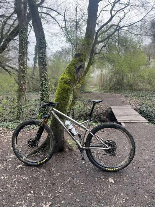 Hardtail Kingdom Vendetta X2, titan fox kashima, Dt swiss exp