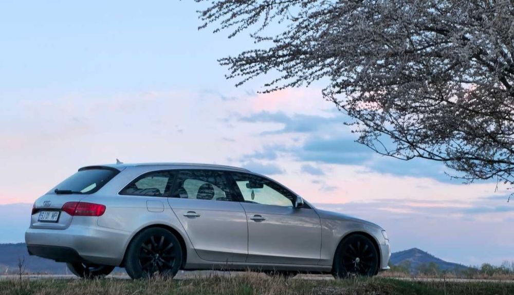 Vând Audi A4 B8, an 2011, motor 2.0 TDI CAGA, 143 CP