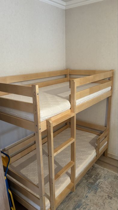 Кровать двухьярусный