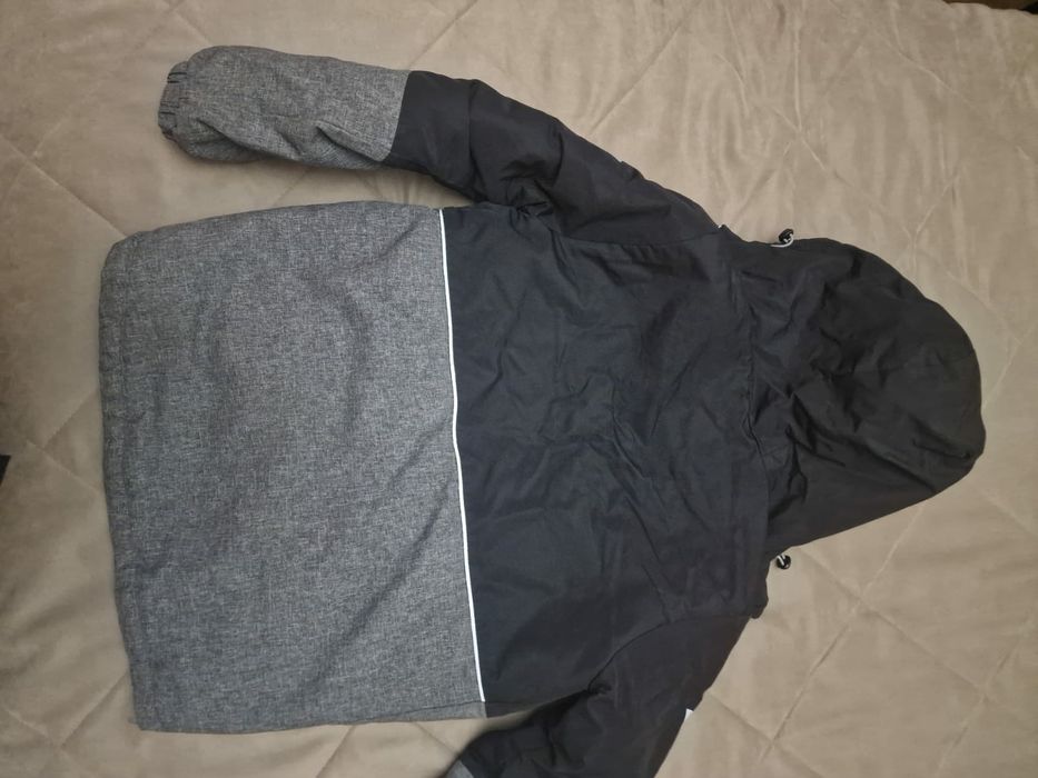 Куртка детская на 8-10 лет б.у