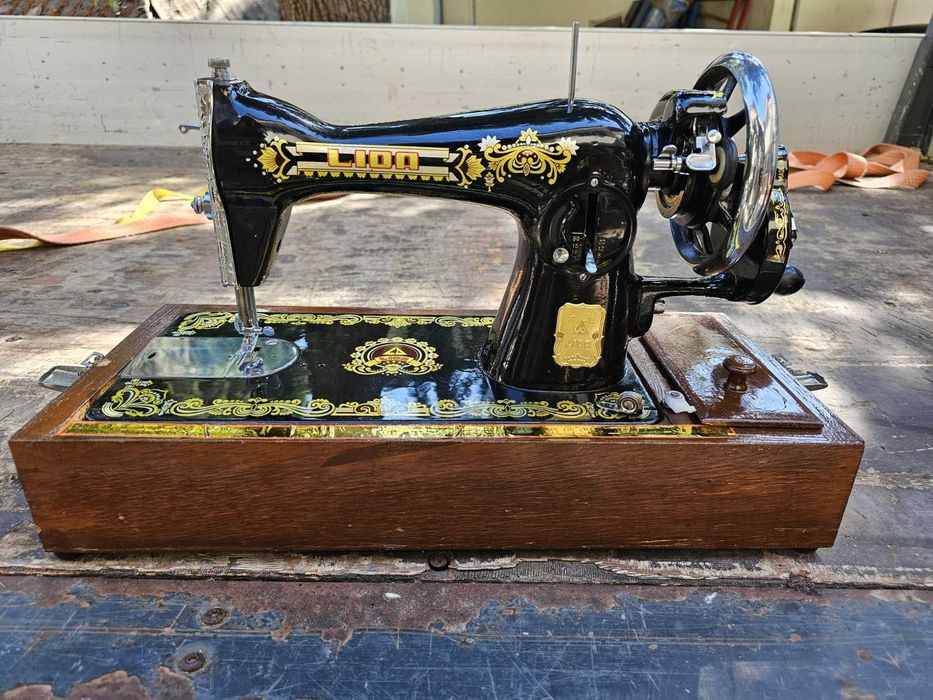 Ръчна шевна машина