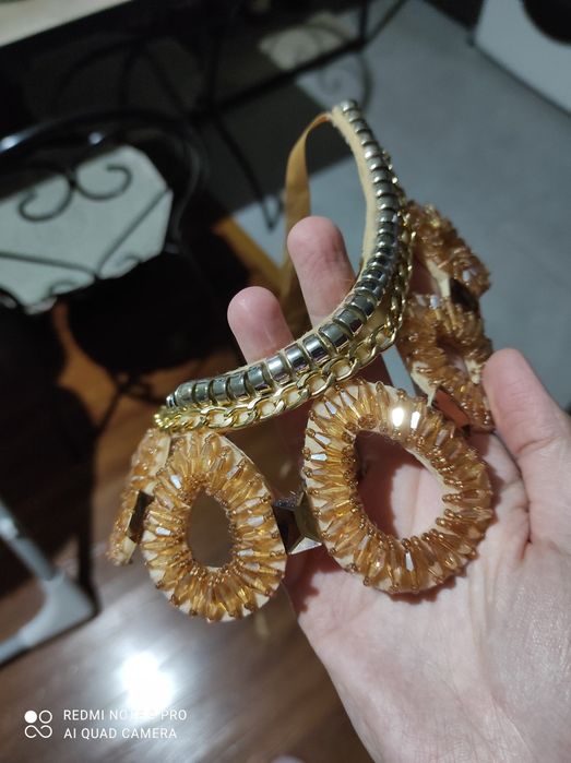 Оригинальное украшение на шею