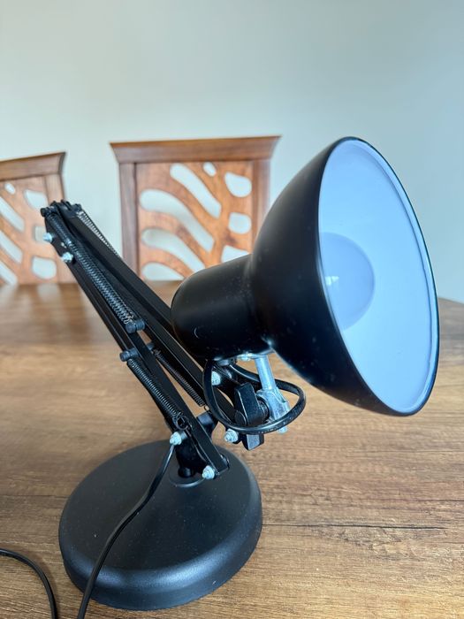 Настольная лампа