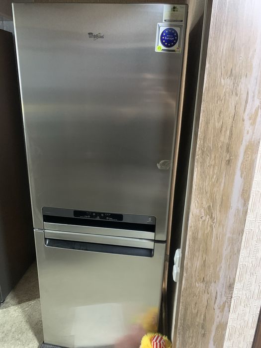 Холодильник Whirlpool