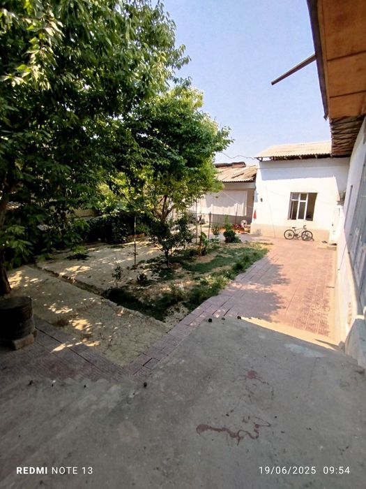 Yer hisobida hovli sotiladi